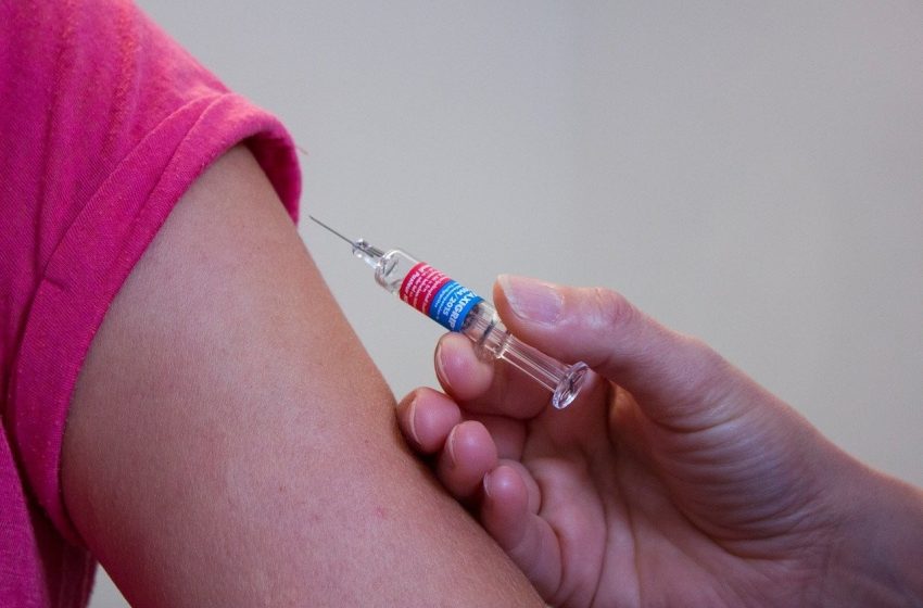  Alerta en Antofagasta: Autoridades llaman urgentemente a renovar vacunas contra el Covid-19