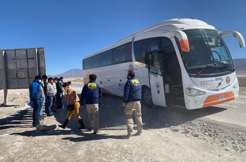  Desde Calama 15 reos bolivianos fueron expulsados de nuestro país