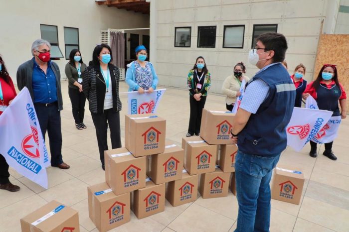  Municipalidad de Antofagasta entregó canastas de alimentos a funcionarios del Centro Oncológico Norte