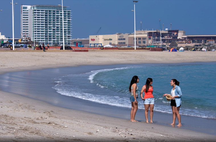  Colegio Médico pide reducir aforos en las playas de Antofagasta