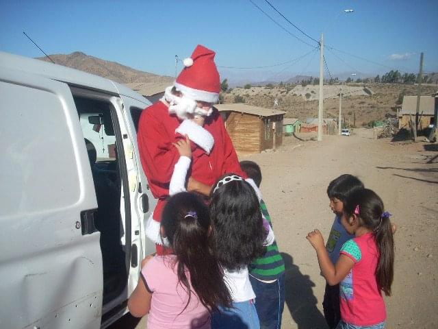  Campaña en Antofagasta: 100 regalos para 100 sonrisas en navidad