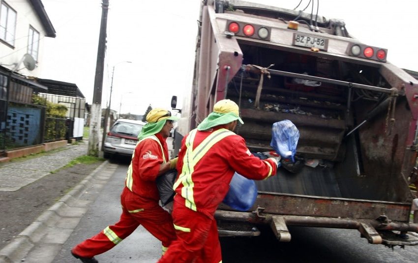  Recolectores de basura recibirán un bono por un millón de pesos