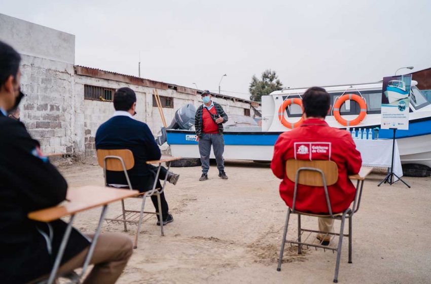  Pescadores de Mejillones reciben moderna lancha para ampliar servicios en la bahía