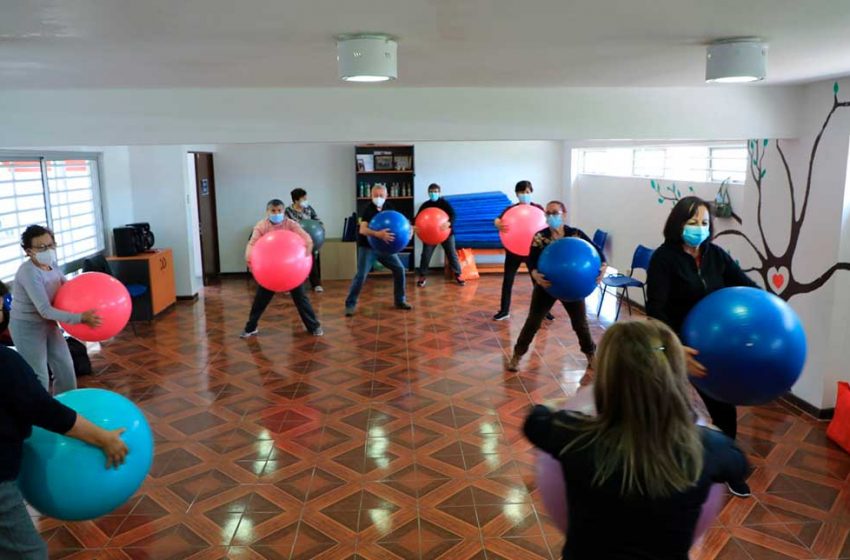  Adultos mayores de Antofagasta vuelven a talleres presenciales