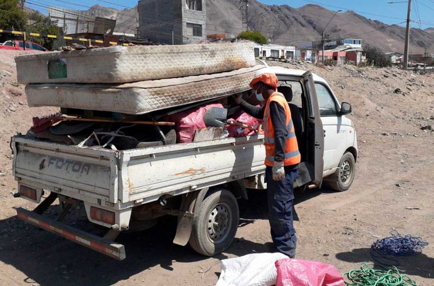  Más de 1.500 toneladas de basura ha retirado FCAB de la faja ferroviaria en Antofagasta en lo que va del año