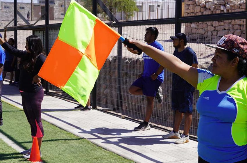  Vecinos de distintas localidades del Salar de Atacama reciben capacitación para el arbitraje deportivo