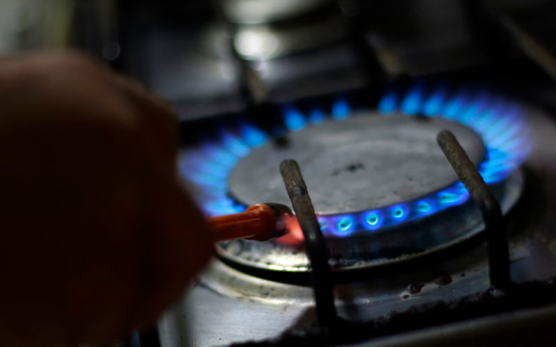  Este lunes el Gobierno ingresaría proyectos para atenuar precios del gas y la parafina: Conoce los detalles