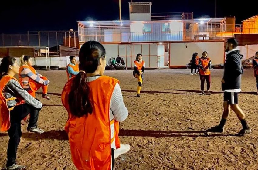  Fútbol femenino se fortalece en La Chimba de Antofagasta a través de talleres recreativos