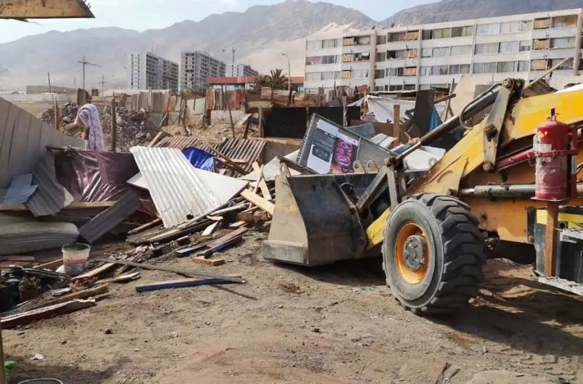  Antofagasta: desalojan toma incipiente en terrenos donde se construirán 100 departamentos