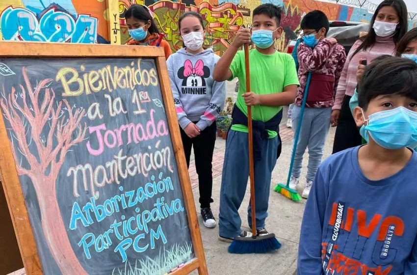  Antofagasta: estudiantes de Villa Las Condes apadrinan los nuevos árboles de su barrio
