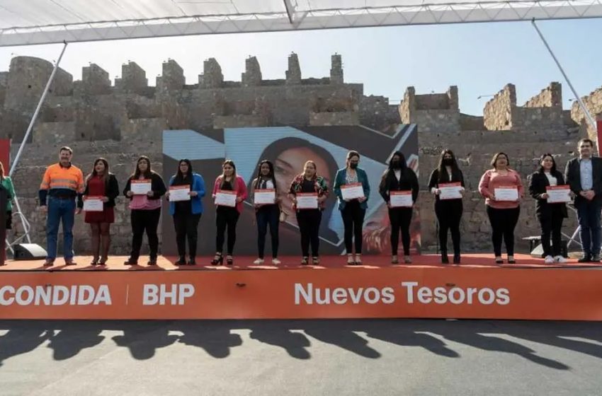 Programa de Escondida junto a Sence certificó a más de 270 personas en diversos oficios