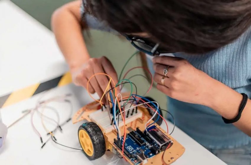  Por segundo año, festival Semana Ingeniosas aterriza en Antofagasta para celebrar la ciencia y tecnología junto a niñas, adolescentes y toda la familia