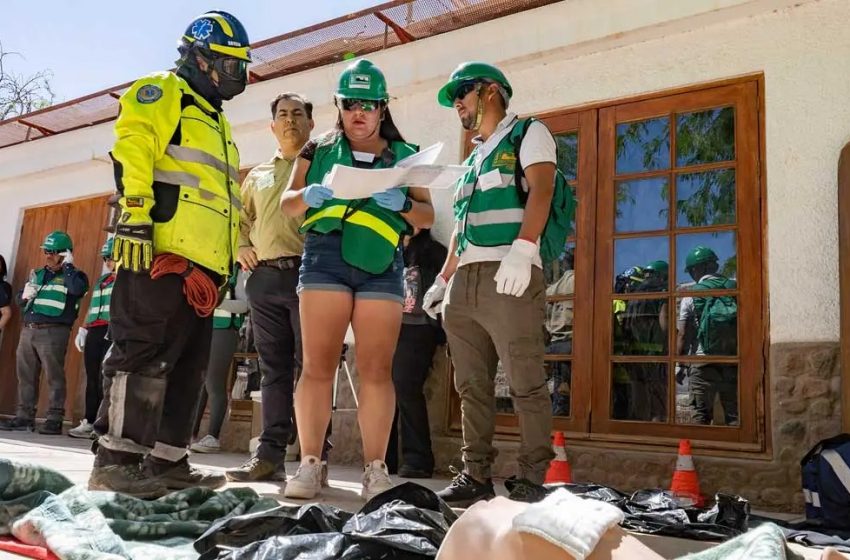  Vecinas y vecinos de Sierra Gorda y Baquedano recibieron capacitación ante emergencias