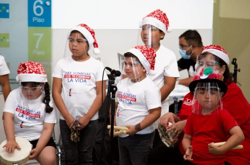  Niños de la Unidad de Fisurados y Malformaciones encabezan coro navideño en hospital de Antofagasta