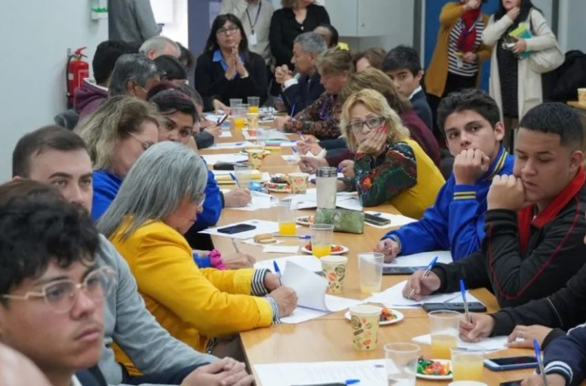  Realizan diálogo participativo para abordar problemáticas de la educación municipal de Antofagasta