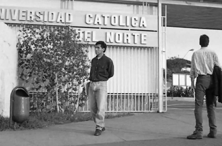  Lanzan libro sobre la historia de la Universidad Católica del Norte durante el Golpe Militar