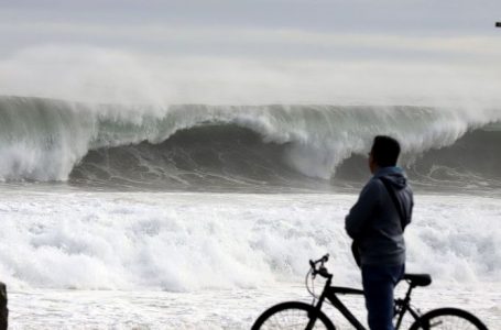 Alerta por marejadas durante cuatro días en la costa de Antofagasta