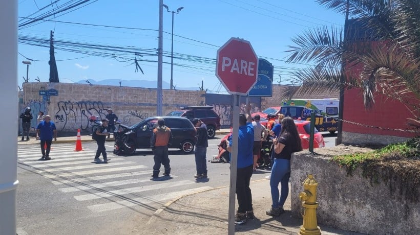  Caótico accidente en el centro de Antofagasta: una persona trasladada de urgencia