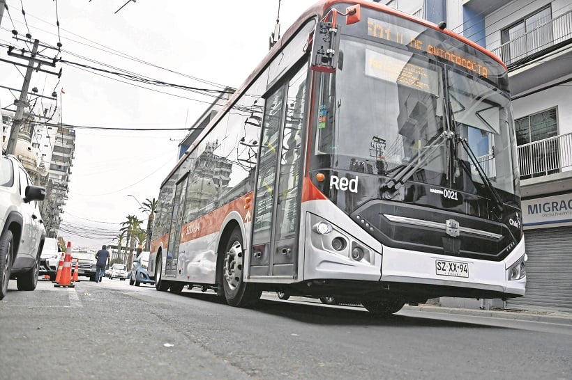  Éxito de la línea de buses eléctricos E-01 en Antofagasta: transporta a 14 mil pasajeros diarios y se espera alcanzar los 16 mil en mayo