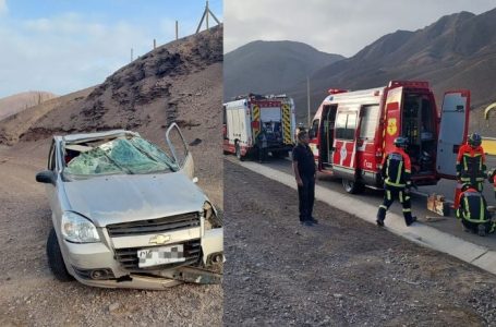 Conductora lesionada tras volcamiento en la Ruta 26 de Antofagasta: Bomberos y SAMU responden al llamado de emergencia