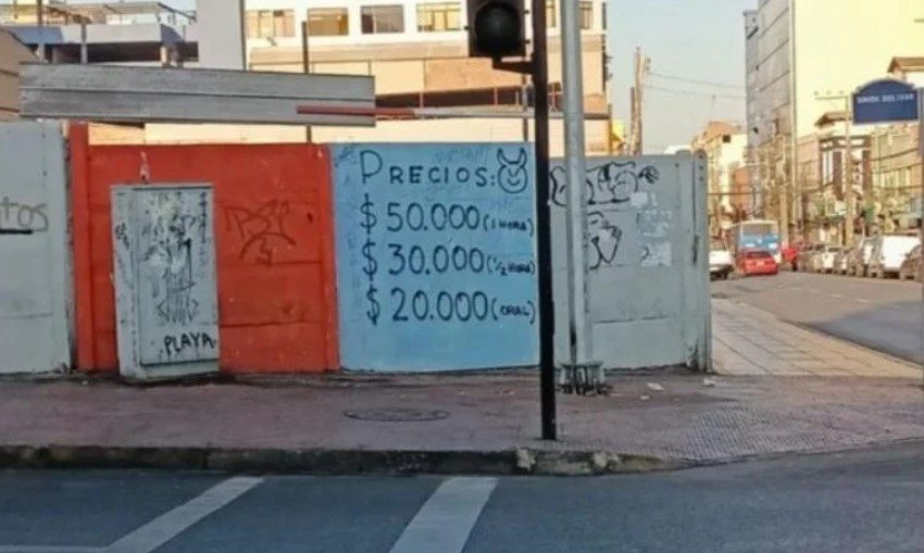  Escritos obscenos en la vía pública: Precios de servicios sexuales a la vista en una esquina de Antofagasta