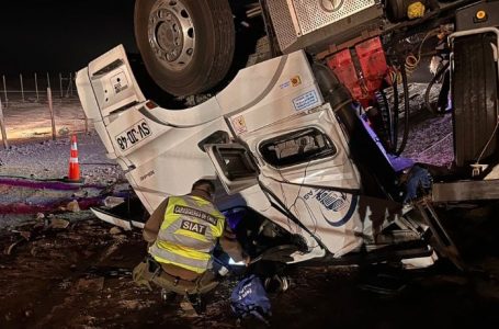Conductor fallece en volcamiento de camión con concentrado de cobre en Antofagasta