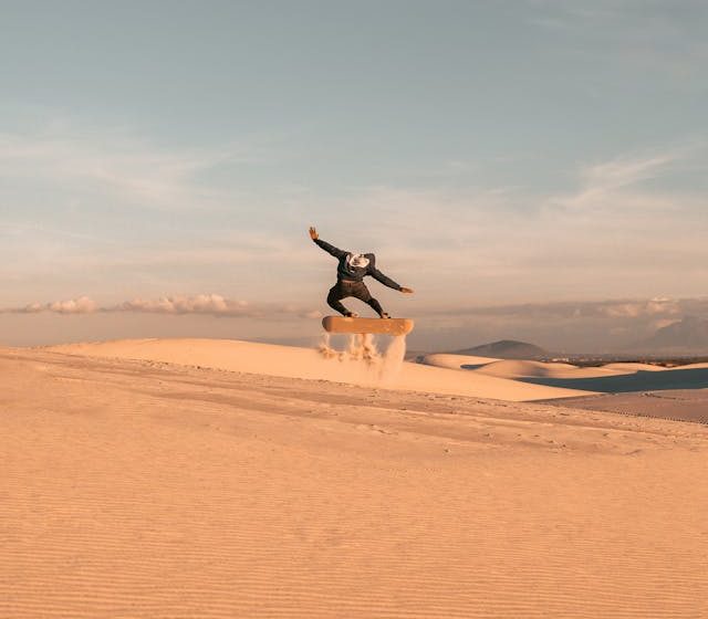 Adrenalina y talento en las dunas: clasificatorio nacional de sandboard se tomó Antofagasta