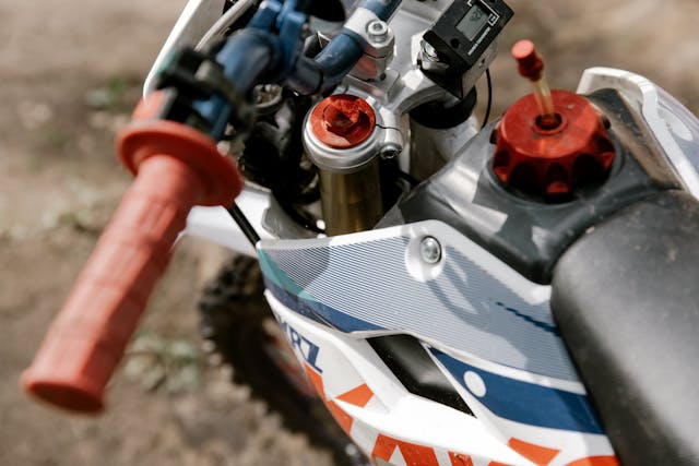 Motociclista resulta lesionado tras colisión con vehículo menor en sector norte de Antofagasta