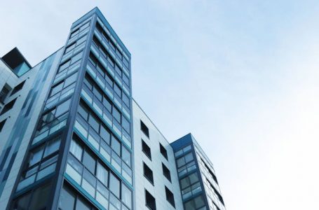 Hombre de 60 años muere tras caer por el foso de un ascensor desde piso 13 en edificio de Antofagasta