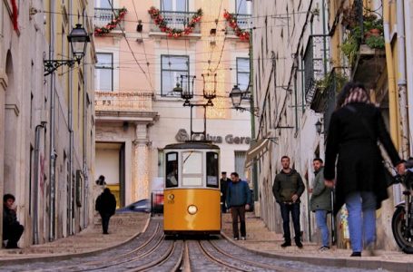 Lisboa, la ciudad luminosa que enamora a los viajeros europeos