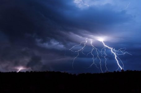 Advierten tormentas eléctricas en el norte: conoce las regiones y días con mayor riesgo