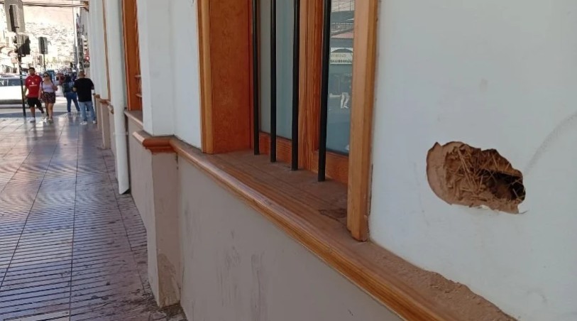  Preocupación en Antofagasta por daños en la fachada del Teatro Pedro de la Barra