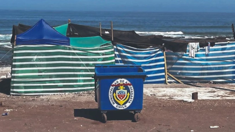  Verano en carpa: familias comienzan a pernoctar en la playa El Huáscar de Antofagasta