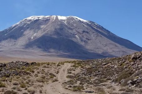 Sernageomin cambia a Amarilla la alerta del volcán Láscar por comportamiento anómalo