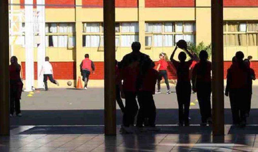  Estudiante de 13 años resulta herido tras riña fuera de colegio en Calama