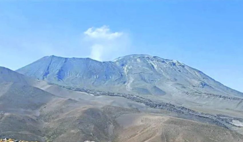  Volcán Láscar se mantiene en alerta amarilla: advierten posibles explosiones sin previo aviso