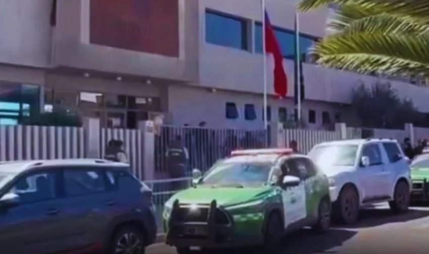  Alarma en Antofagasta: mensaje de amenaza en baño de colegio activa operativo policial