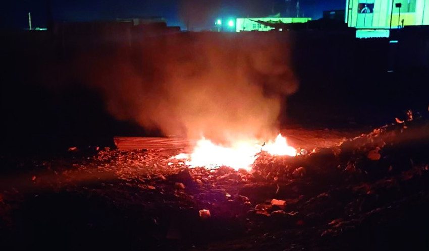  Alertan por expansión de quema de basura en Antofagasta: focos avanzan hacia zonas habitadas