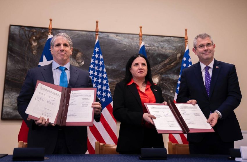  Chile firma acuerdo con Departamento de Estado de EEUU. para combatir crimen organizado junto al FBI