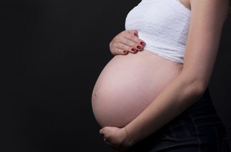 Antofagasta y Tarapacá aparecen entre las regiones con más embarazo adolescente del país