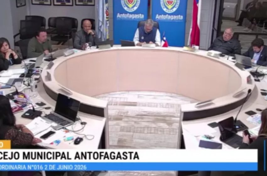  Tensión en Concejo de Antofagasta: dura discusión entre alcalde y concejala por desalojo en La Chimba