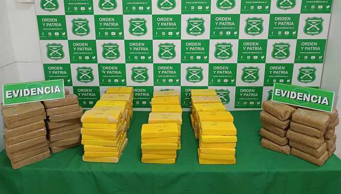  Carabineros incauta más de 230 kilos de droga en vehículo abandonado cerca de Taltal
