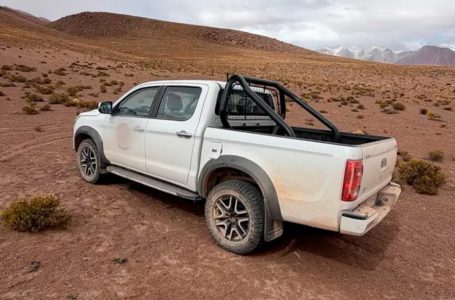Carabineros recupera dos camionetas robadas tras persecución en zona fronteriza de Antofagasta