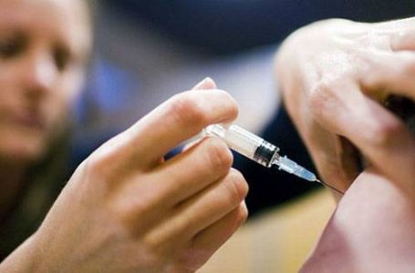 ¿Quiénes deben recibir la vacuna contra el sarampión?