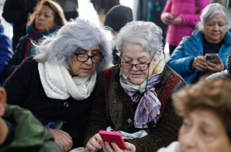 Estos son los beneficios que pueden recibir los adultos mayores en agosto