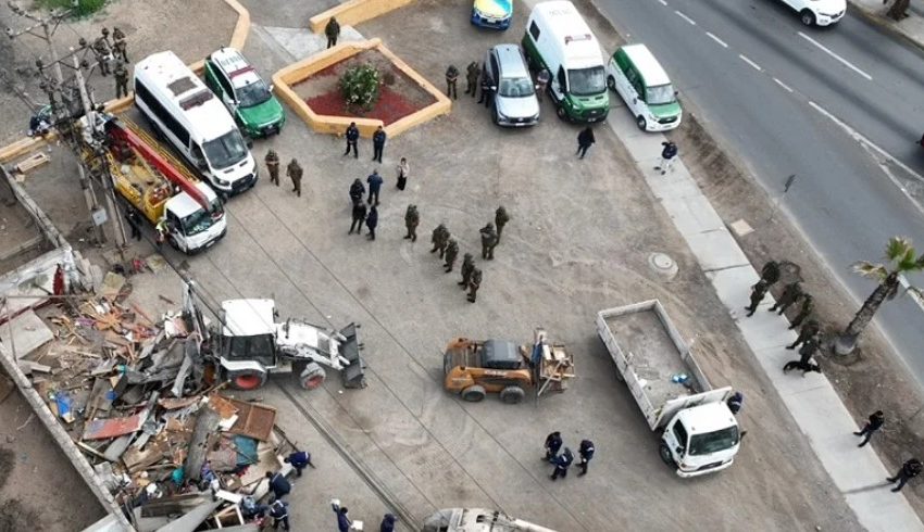  Retiran “narco-ruco” instalado por siete años en avenida Pérez Zujovic de Antofagasta