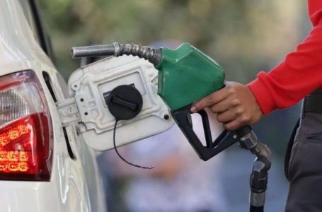 Nuevo reajuste de combustibles podría elevar hasta $38 por litro el precio de las bencinas