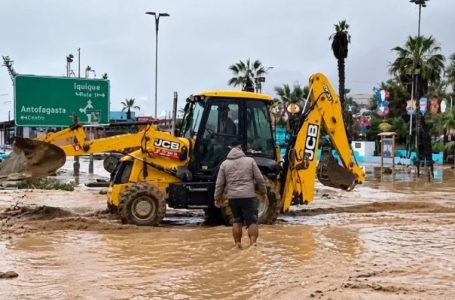 [VIDEOS] Barro y vehículos arrastrados: así quedó Tocopilla tras el aluvión