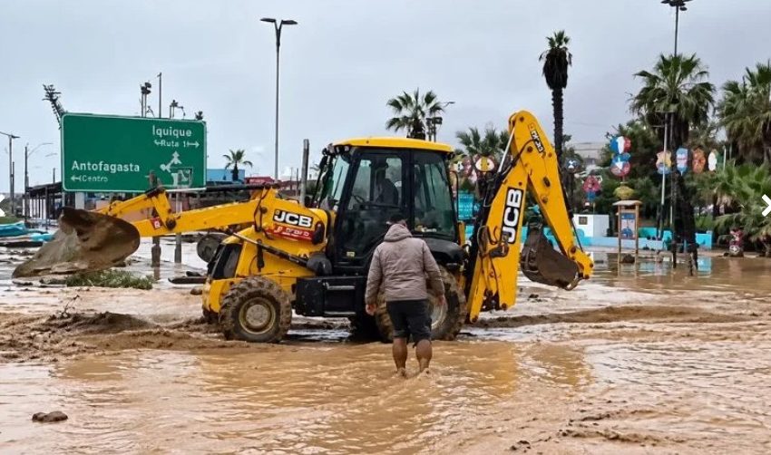  [VIDEOS] Barro y vehículos arrastrados: así quedó Tocopilla tras el aluvión