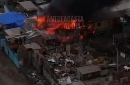 Incendio en campamento de La Chimba moviliza a varias compañías de Bomberos